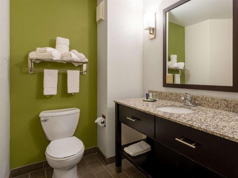 Sleep Inn & Suites Harbour Pointe Brandermill Bagian luar foto