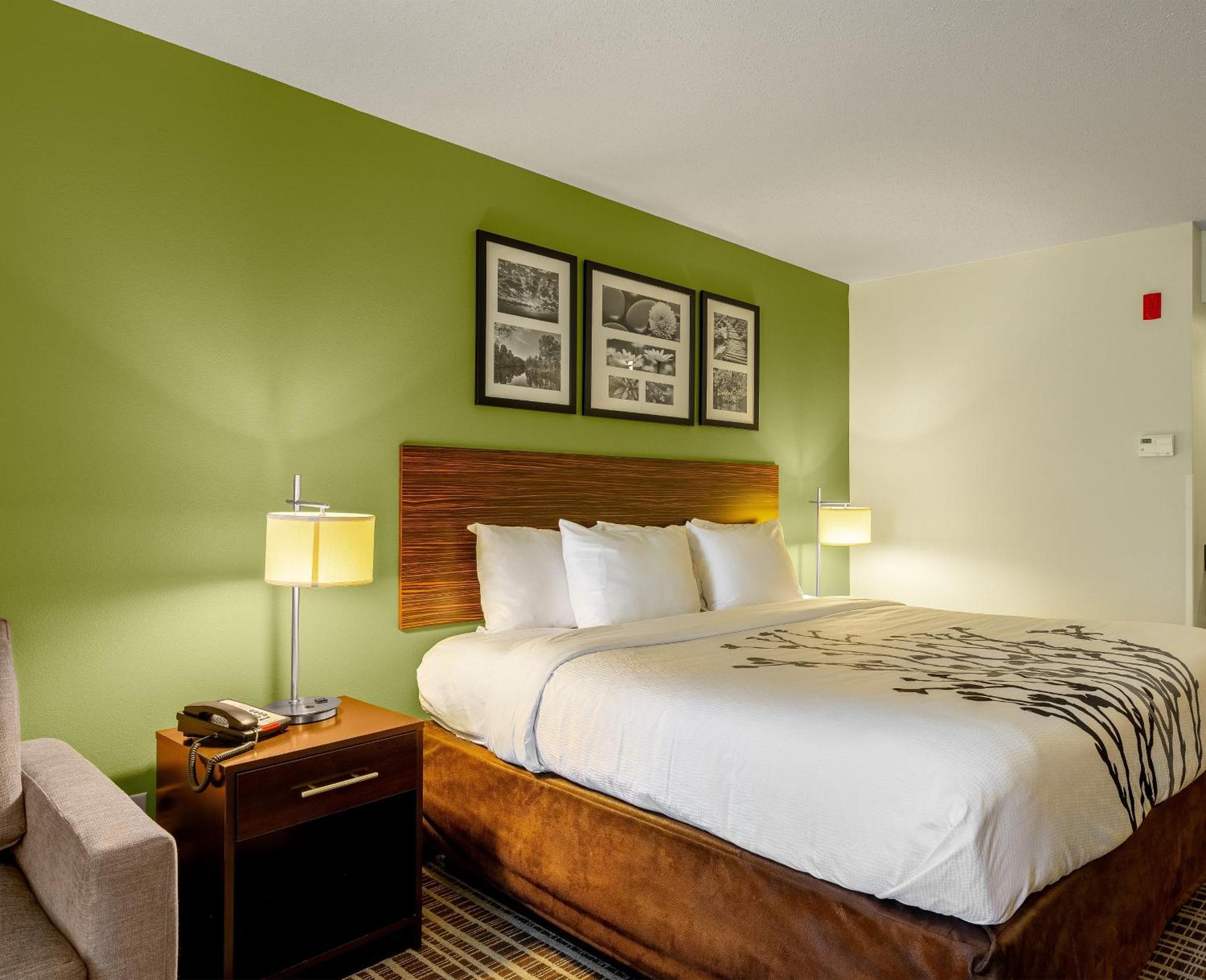 Sleep Inn & Suites Harbour Pointe Brandermill Bagian luar foto