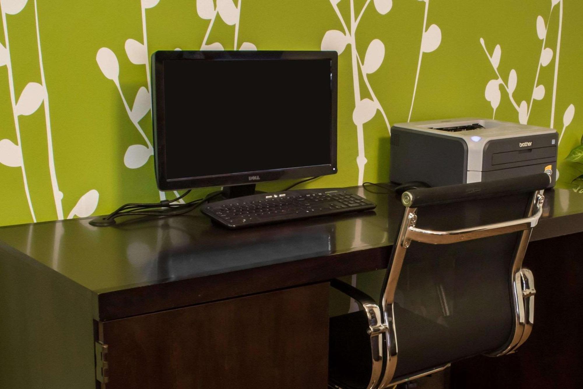 Sleep Inn & Suites Harbour Pointe Brandermill Bagian luar foto