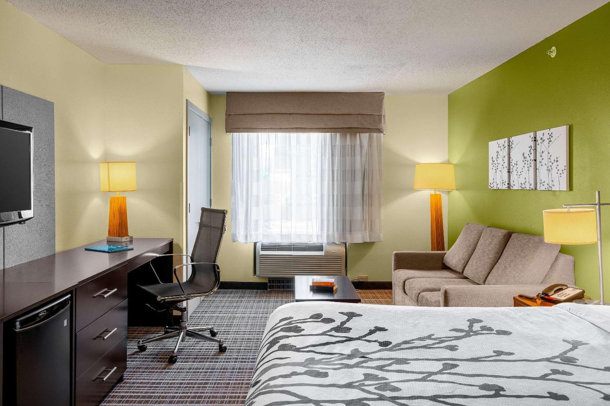 Sleep Inn & Suites Harbour Pointe Brandermill Bagian luar foto