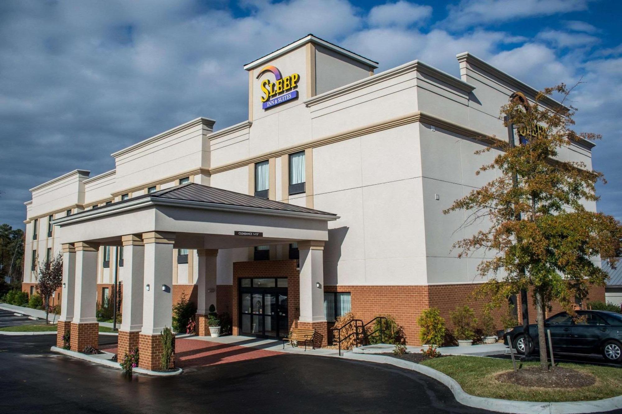 Sleep Inn & Suites Harbour Pointe Brandermill Bagian luar foto