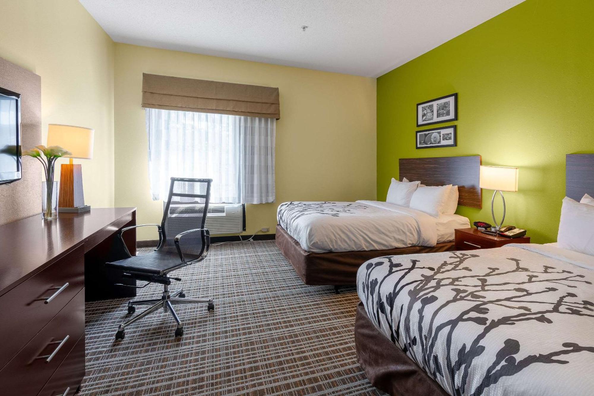 Sleep Inn & Suites Harbour Pointe Brandermill Bagian luar foto