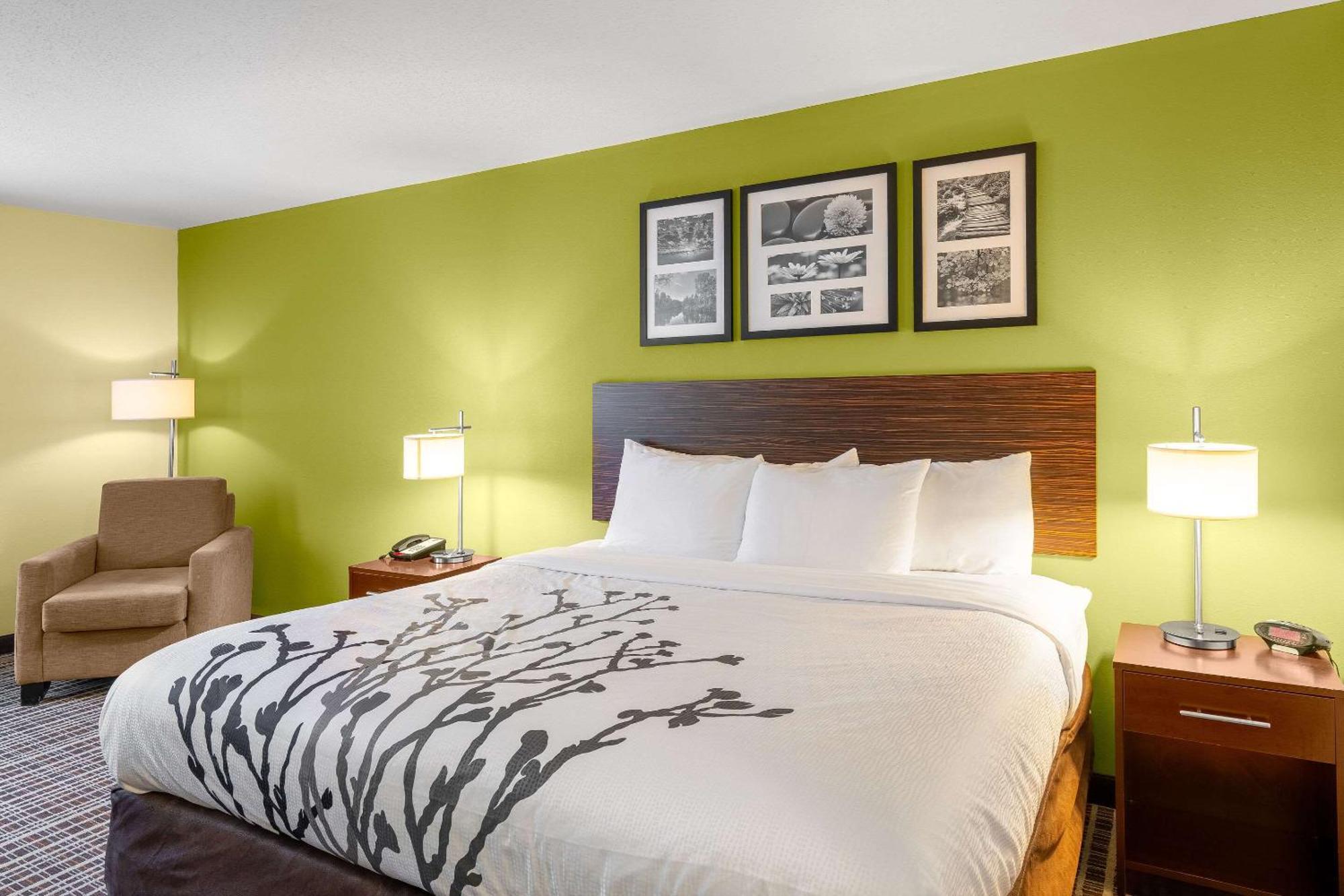 Sleep Inn & Suites Harbour Pointe Brandermill Bagian luar foto